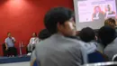 Sebagai informasi, Liputan6 Connect merupakan ruang interaktif bagi mahasiswa untuk terhubung langsung dengan praktisi industri media digital. Tampak dalam foto, Jurnalis Liputan6.com, Teddy Tri Setio Berty (kiri) bersama Program Director KapanLagi Youniverse, Roky Marcelino, saat memberi materi dengan tema “The Power of Visual Storytelling in Digital Journalism,” dalam program Liputan6 Connect di Aula Lantai 3 Kampus Trisakti School of Multimedia, Jakarta Timur, pada Kamis 2 April 2026. (Liputan6.com/Helmi Fithriansyah)