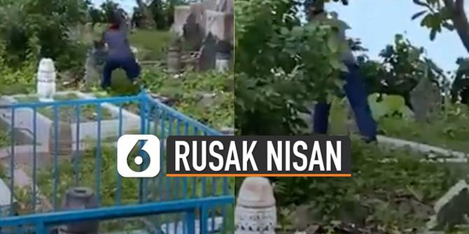 VIDEO: Viral Remaja Rusak Nisan Pemakaman