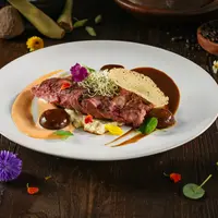 Menu Wagyu Rawon Steak Diluncurkan Hasil Kolaborasi Steak Hotel by HOLYCOW! dengan KEMENPAREKRAF. dok. HOLYCOW!
