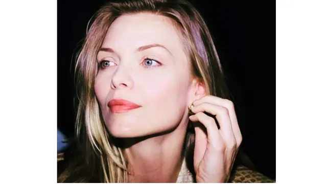 Pesona Michelle Pfeiffer (sumber: instagram/@michellepfeifferofficial)