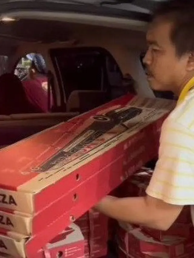 Nikita Mirzani Traktir Pizza 700 Orang di Penjara