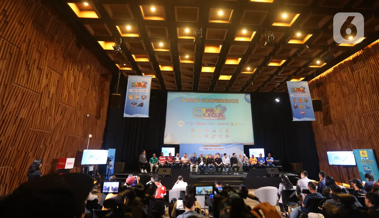 Dari tim putra di antaranya ada Jakarta Bhayangkara Presisi, Jakarta Lavani Livin Transmedia, Palembang Bank Sumselbabel, Jakarta Garuda Jaya, dan Surabaya Samator yang sempat absen di Proliga 2024. (Liputan6.com/Helmi Fithriansyah)