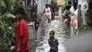 Untuk mengantisipasi segala kemungkinan, BPBD Jakarta mengerahkan personel gabungan dari unsur Dinas Sumber Daya Air (SDA), Bina Marga, dan Gulkarmat untuk melakukan monitoring di masing-masing wilayah. (Liputan6.com/Angga Yuniar)