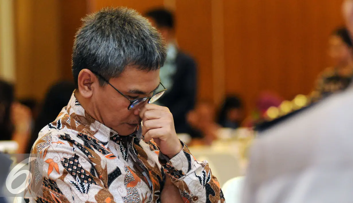 Plt Pimpinan KPK Johan Budi disela-sela Peringatan 17 tahun ICW di Jakarta, Selasa (4/8/2015). Peringatan 17 tahun ICW bersamaan dengan pembukaan Sekolah Anti Korupsi. (Liputan6.com/Helmi Fithriansyah)
