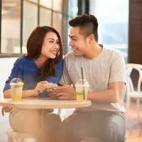 ilustrasi&nbsp;couple kencan/Dragon Images/Shutterstock