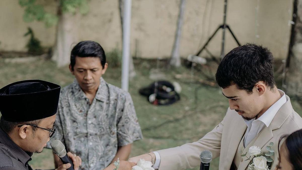 Perpisahan Terakhir: Suami Jennifer Coppen Menuju Peristirahatan Abadi