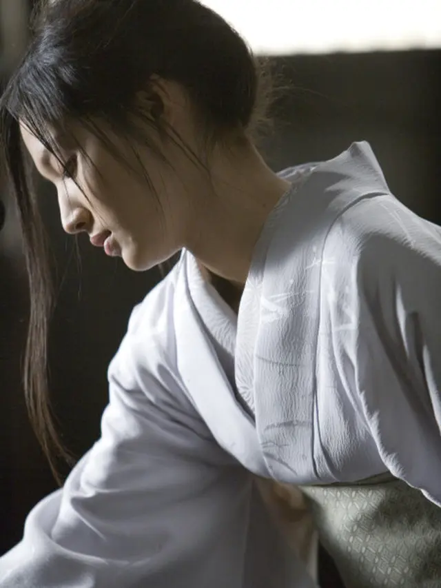 Sei Ashina dalam Silk (Rhombus Media, Fandango dkk via IMDb)