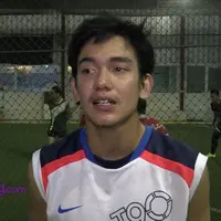 Selain untuk kesehatan, Adipati Dolken punya alasan lain mengapa ia menjadikan futsal sebagai olahraga rutin.