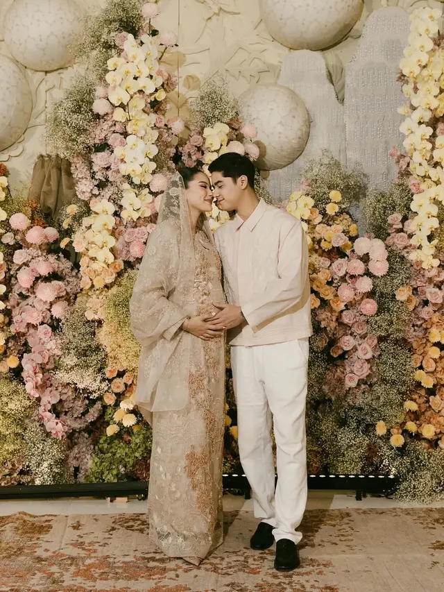6 Potret Gamis Alyssa Daguise di Pengajian 7 Bulanan, Memukau Pancarkan Aura
