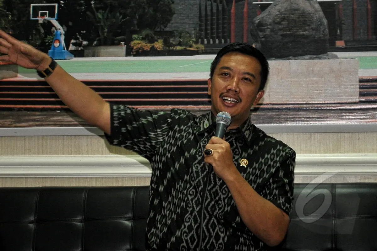 Menpora Umumkan Nama Tim Transisi PSSI