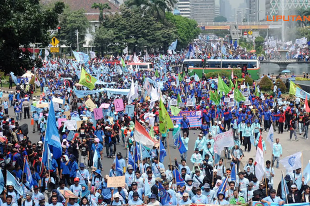 demo-buruh-dok-130905b.jpg