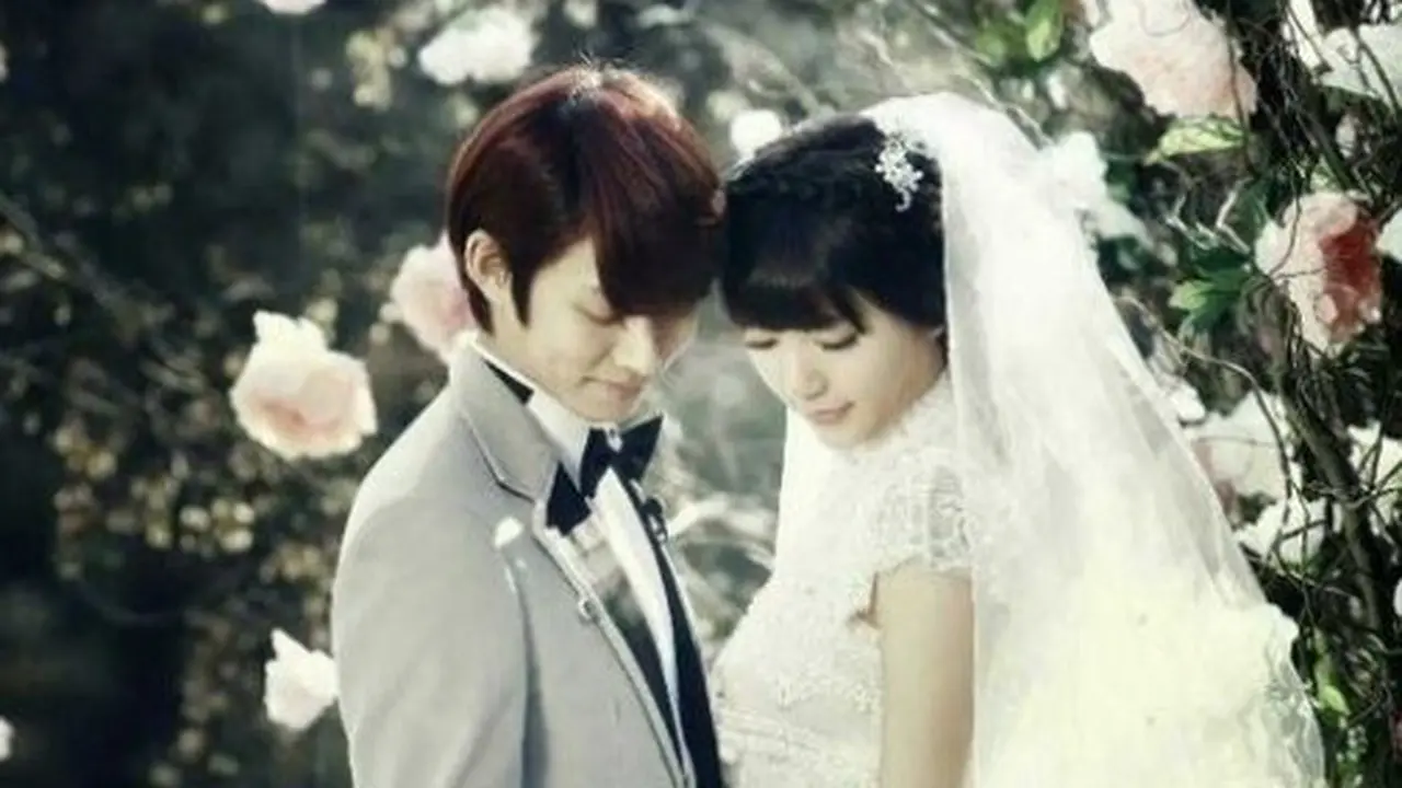 Heechul `Super Junior` Bangga Makin Intim dengan Sang Istri