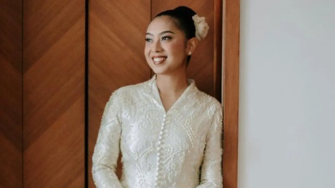 Putri Keempat Politikus Akbar Tandjung, Sekar Tandjung saat Tunangan