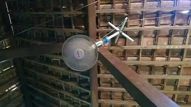 6 Potret Lifehack Kipas Angin Agar Anginnya Terasa ke Seluruh Ruangan Ini Kocak