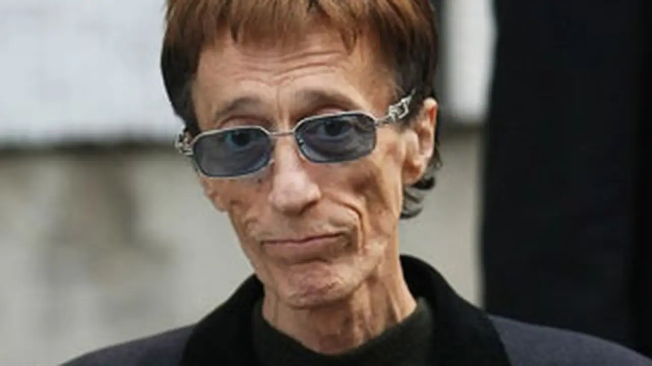 120409crobin-gibb.jpg