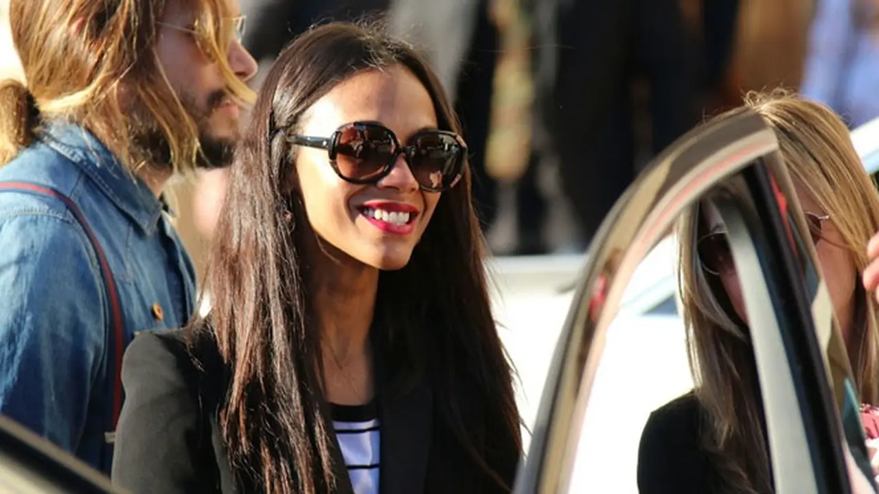 zoe-saldana-131225b.jpg