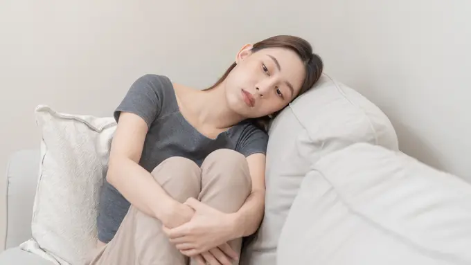 wanita april patah hati