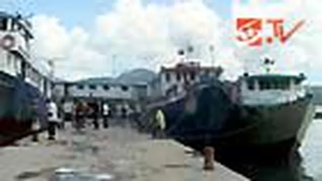 Sudah sekitar 10 hari kapal antarpulau di Pelabuhan Slamet Riyadi, Ambon, Maluku, tidak bisa berlayar akibat cuaca buruk. Saat ini, ketinggian gelombang di perairan Maluku rata-rata berkisar dua hingga empat meter. 
