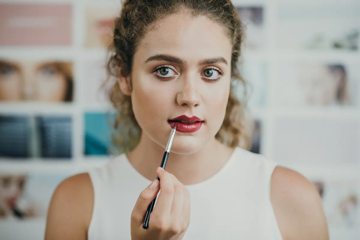 Tutorial Makeup: Makeup Flawless, yang Cocok untuk ke Kantor