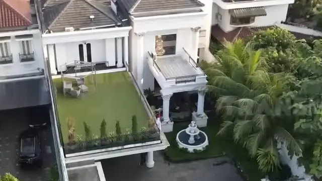 Potret rumah selebriti bergaya American style (Sumber: YouTube/ TRANS7 OFFICIAL)