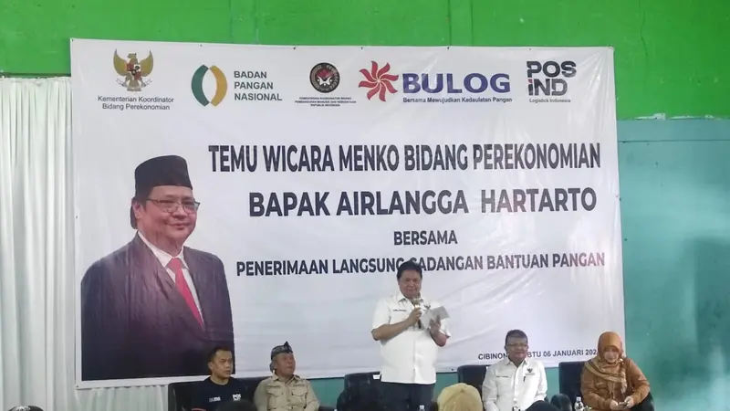 Menteri Koordinator Bidang Perekonomian Airlangga Hartarto diminta Masyarakat melanjutkan Bantuan Langsung Tunai (BLT El Nino) berupa beras di 2024.