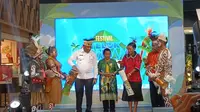Pembukaan acara dengana memainkan Tifa oleh beberapa tokoh daerah. (dok. Liputan6.com/Sabrina Aulia Putri)