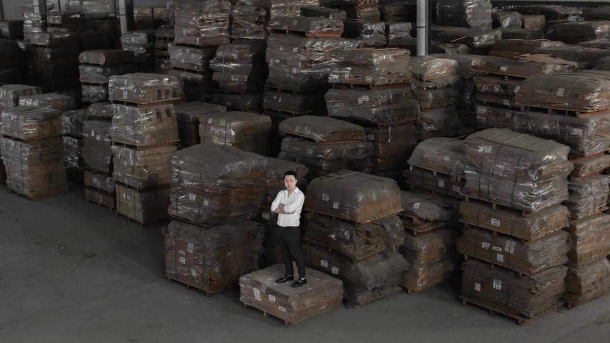 Dari Surabaya ke Panggung Global, Sosok Ini Sukses jadi Eksportir Produk Kayu Berkualitas Tinggi