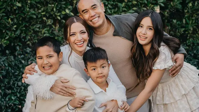 Foto-foto keluarga Bakrie