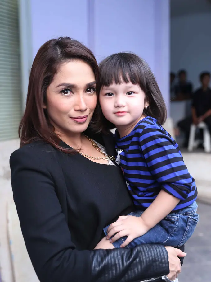 [Bintang] Ussy Sulistiawaty