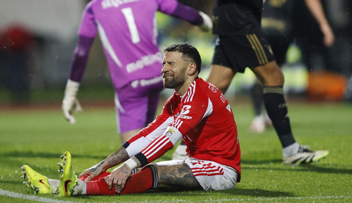 Sayangnya, sepuluh menit kemudian, skuad berjuluk As Águias malah dibobol klub dengan berperingkat ke-16 di Liga Portugal tersebut. (AFP/Filipe Amorim)