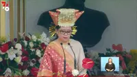 Ketua DPR Puan Maharani membaca Teks Proklamasi dalam Upacara HUT ke-76 RI di halaman Istana Merdeka, (17/8/2021).