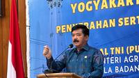 Menteri ATR/BPN Hadi Tjahjanto saat mendeklarasikan kota Yogyakarta sebagai kota lengkap. (Foto: Istimewa)