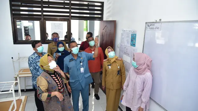 Potret Gedung SMPN 60 Surabaya Terapkan Protokol COVID-19. (Sumber: Twitter/Banggasurabaya)