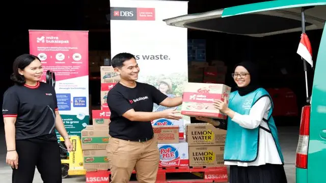 Selain mendonasikan stok makanan berlebih dari gudang Mitra Bukalapak, Bukalapak menunjukan dukungan terhadap gerakan mengurangi sampah makanan melalui kolaborasi dengan beberapa merchant F&B di BukaMall (Foto: Bukalapak)