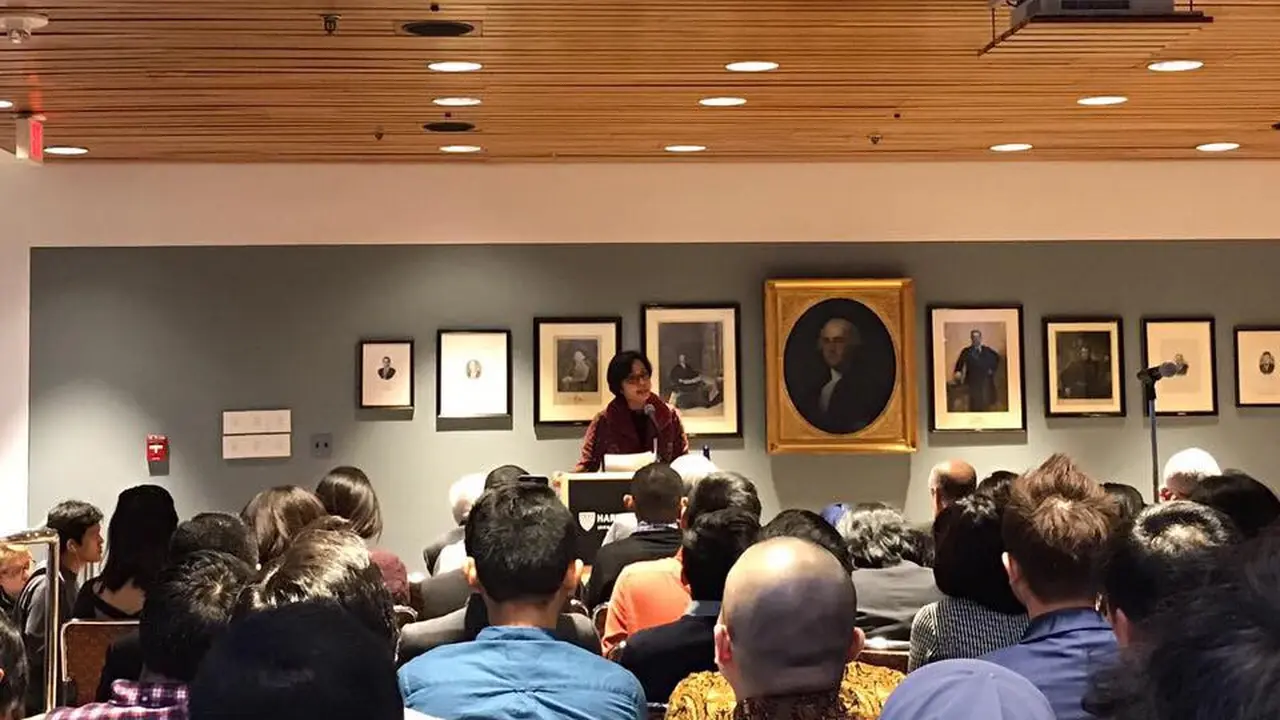 Menkeu Sri Mulyani kuliah umum di Harvard (Foto: Facebook Sri Mulyani)