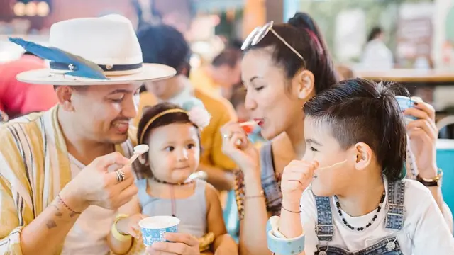 Potret Keluarga Sharena dan Ryan Delon