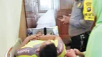 Polisi yang ditabrak wanita mabuk mengalami sakit di dada. (Liputan6.com/Arfandi Ibrahim)