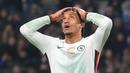 Pemain Chelsea, Joao Pedro, tampak kecewa setelah menelan kekalahan dari Atalanta pada matchday 6 fase grup Liga Champions 2025/2026 di New Balance Arena, Rabu (10/12/2025). (AP Photo/Antonio Calanni)