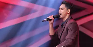 Faim, finalis Bintang Panggung Asik 2017 asal Belitung ini berhasil mencuri perhatian para juri lantaran penampilannya yang memukau dengan membawakan lagu Surat Cinta Untuk Starla. (Adrian Putra/Bintang.com)
