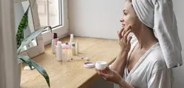 Kenali cara memilih skincare sesuai kebutuhan kulit agar tetap terawat sepanjang hari. (Foto/Dok: Magnific)