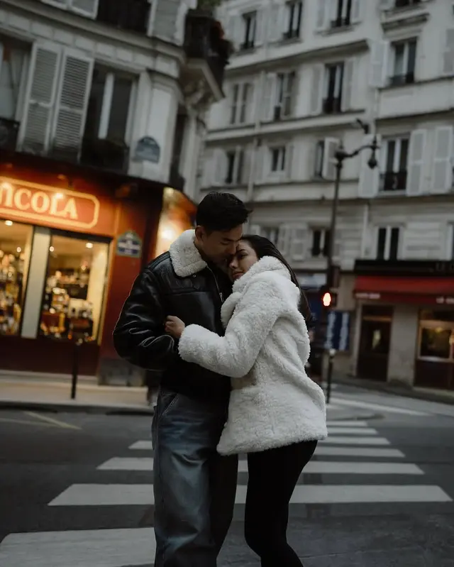 6 Potret romantis Nikita Mirzani dan Matthew Gilbert liburan di Paris, mesra bak remaja kasmaran