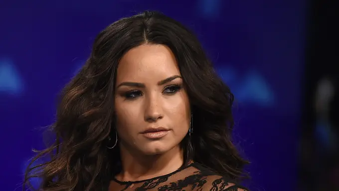 Demi Lovato Umbar Bagian Intim di MTV VMA