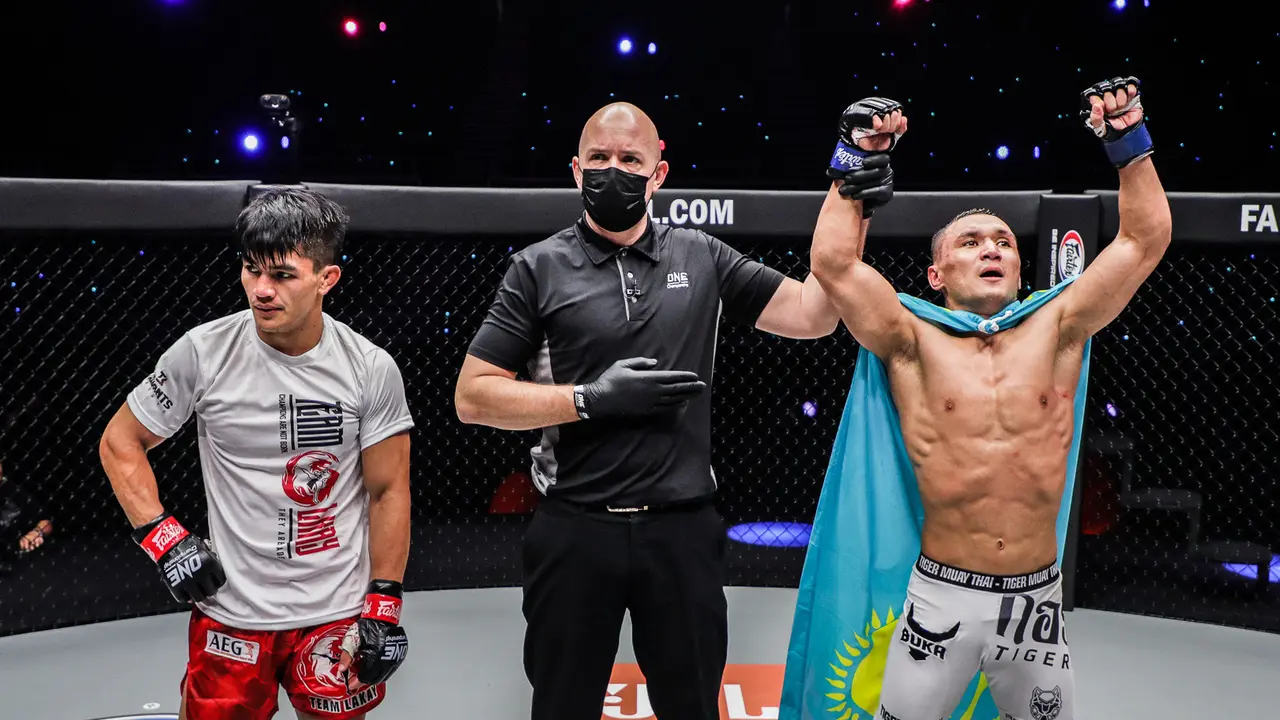Kairat Akhmetov berhasil menang saat bertarung di ONE Winter Warriors II di Singapura.