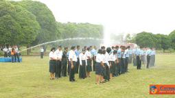 Citizen6, Subang: Pangkalan TNI AU Suryadarma, menyelenggarakan upacara kenaikan pangkat dan golongan bagi Prajurit dan PNS TNI AU di Lapangan Suryadarma Krida, Lanud Suryadarma, Subang, Jumat (1/4). (Pengirim: Dodo)