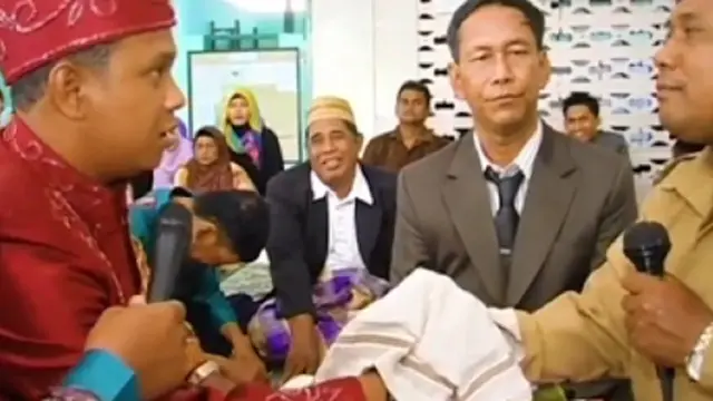 Kocak, Momen Pengantin Pria Ulangi Ucapan Wali Saat Ijab Kabul Ini Bikin Ngakak.