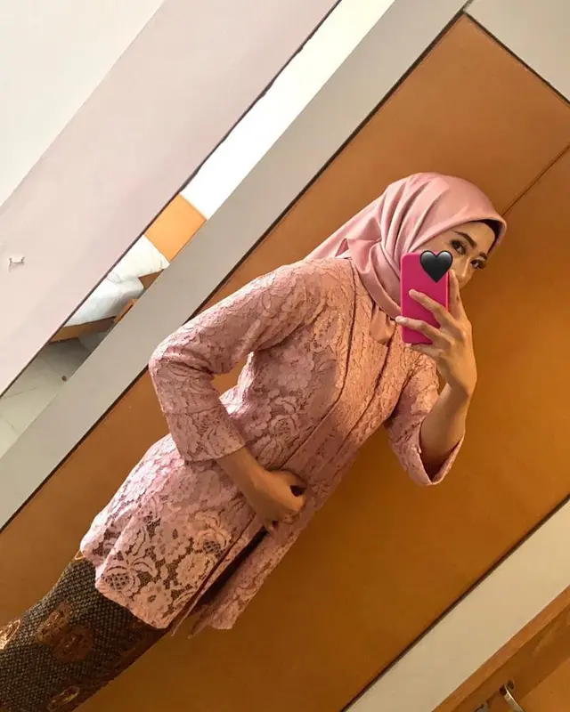 Jelang pernikahan, begini anggunnya Megawati Hangestri dalam balutan kebaya