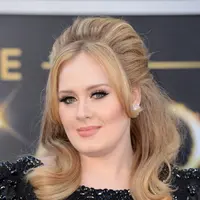 Adele baru saja meluncurkan single terbarunya, Hello, yang menjadi andalan dari album terbarunya yang bertajuk 25. Album sebelumnya, 21, terjual lebih dari 30 juta kopi di seluruh dunia. (AFP/Bintang.com)