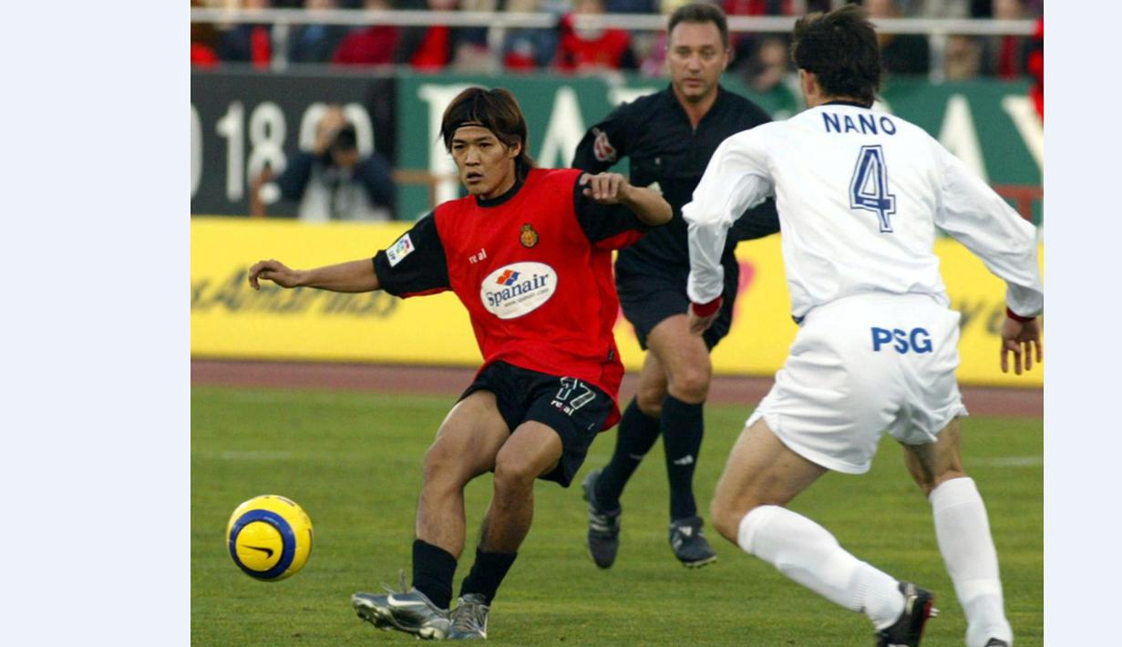 Yoshito Okubo, penyerang asal Jepang ini pernah membela Real Mallorca selama satu setengah musim dari Januari 2005 hingga Juli 2006. Mallorca mendapatkan Okubo dengan status pinjaman dari Cerezo Osaka. (AFP/Jaime Reina)