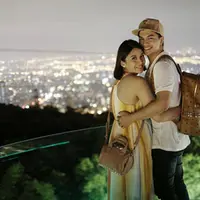 Kebahagiaan pasangan yang tengah menanti anak pertamanya. Chelsea Olivia dan Glenn Alinskie sedang melakukan baby moon ke Taipe, Taiwan. (Instagram/glennalinskie)