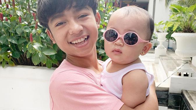 Potret Kedekatan Betrand Peto dan Thania Putri Onsu. (Sumber: Instagram.com/ruben_onsu)